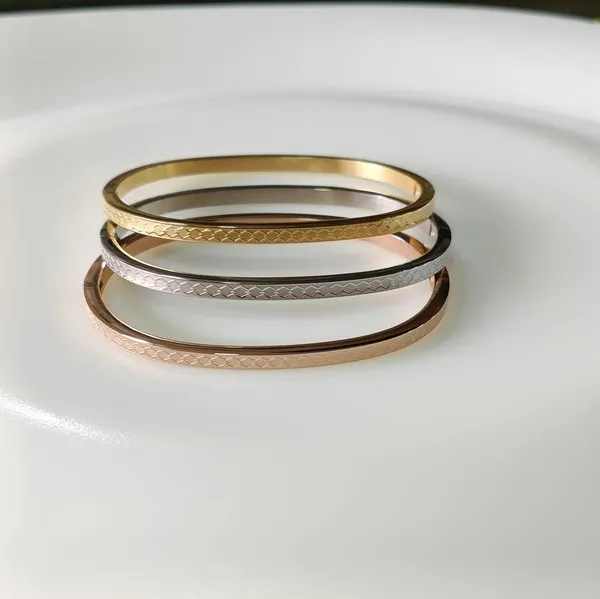 Set_of_Three_Stainless_Steel_Unisex_Kada-_STKD_4139_For_Women_&_Girls