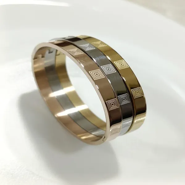 Set_of_Three_Stainless_Steel_Unisex_Kada-_STKD_4141_For_Women_&_Girls