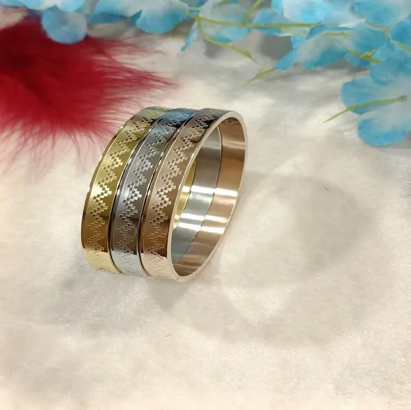Set_of_Three_Stainless_Steel_Unisex_Kada-_STKD_4142_For_Women_&_Girls