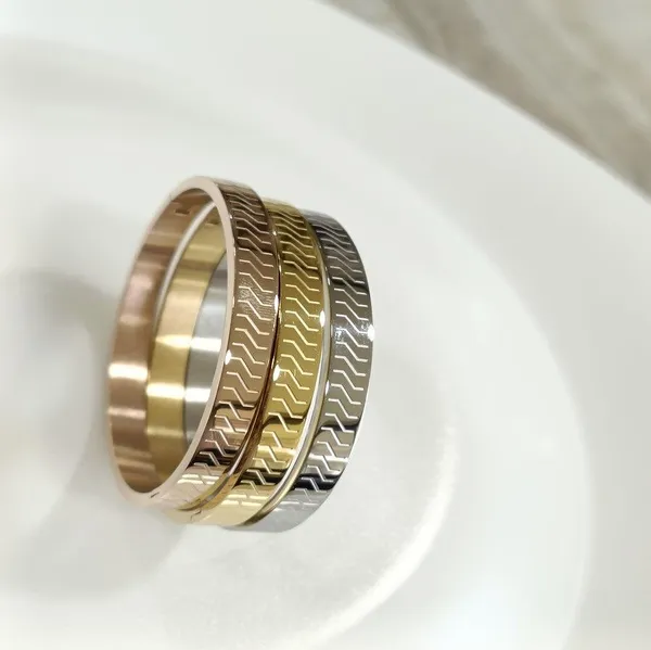 Set_of_Three_Stainless_Steel_Unisex_Kada-_STKD_4152_For_Women_&_Girls
