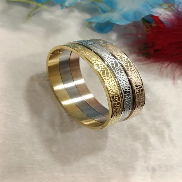 Set_of_Three_Stainless_Steel_Unisex_Kada-_STKD_4155_For_Women_&_Girls