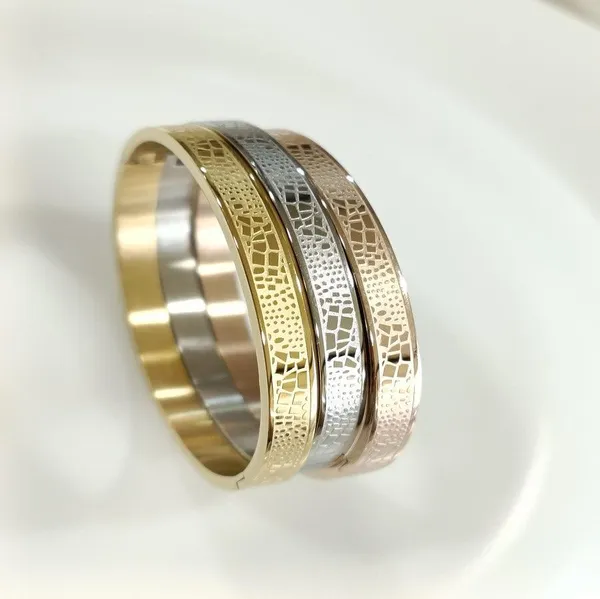 Set_of_Three_Stainless_Steel_Unisex_Kada-_STKD_4155_For_Women_&_Girls
