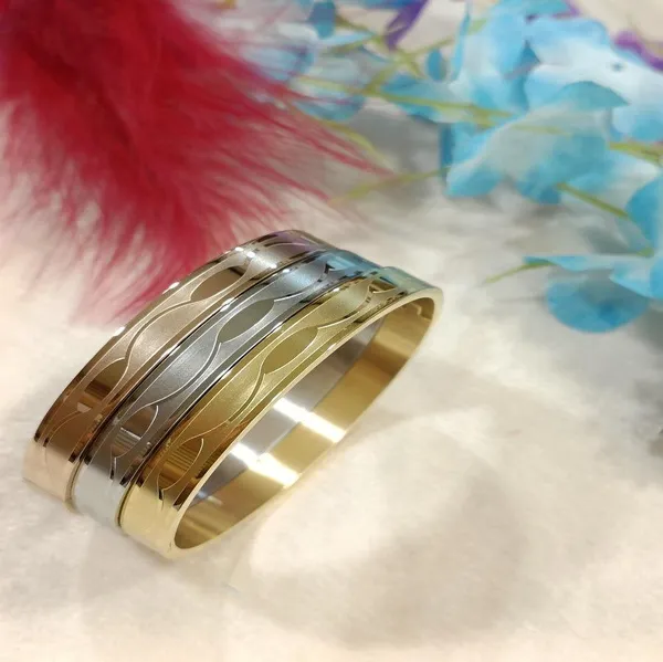 Set_of_Three_Stainless_Steel_Unisex_Kada-_STKD_4158_For_Women_&_Girls