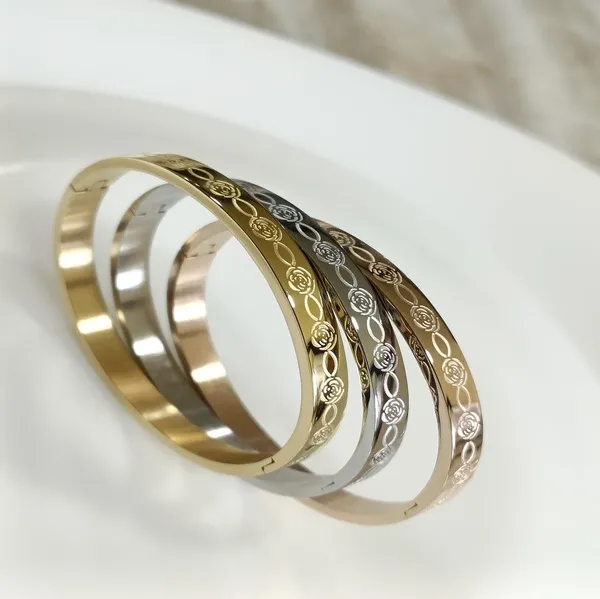 Set_of_Three_Stainless_Steel_Unisex_Kada-_STKD_4162_For_Women_&_Girls