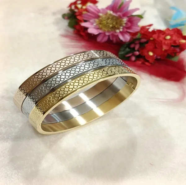 Set_of_Three_Stainless_Steel_Unisex_Kada-_STKD_4163_For_Women_&_Girls