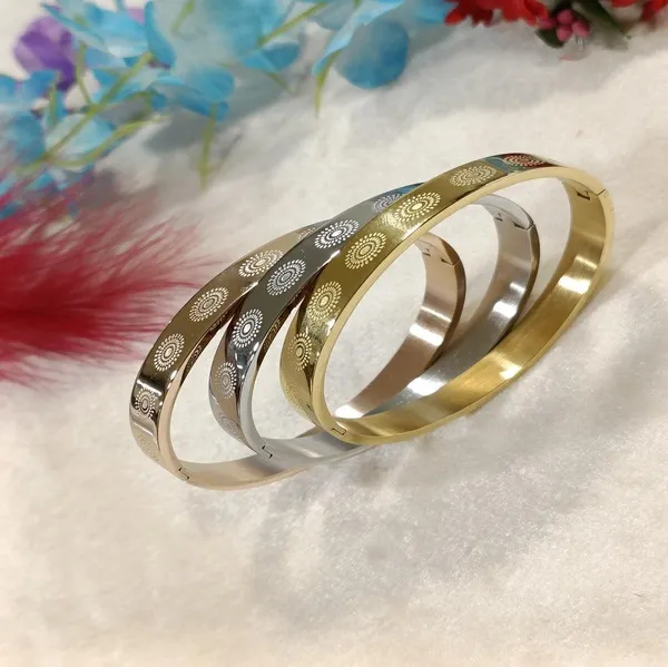 Set_of_Three_Stainless_Steel_Unisex_Kada-_STKD_4167_For_Women_&_Girls