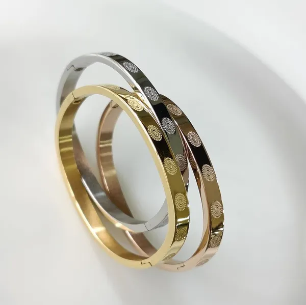 Set_of_Three_Stainless_Steel_Unisex_Kada-_STKD_4167_For_Women_&_Girls