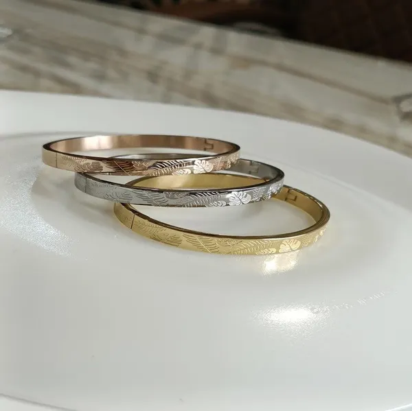 Set_of_Three_Stainless_Steel_Unisex_Kada-_STKD_4171_For_Women_&_Girls