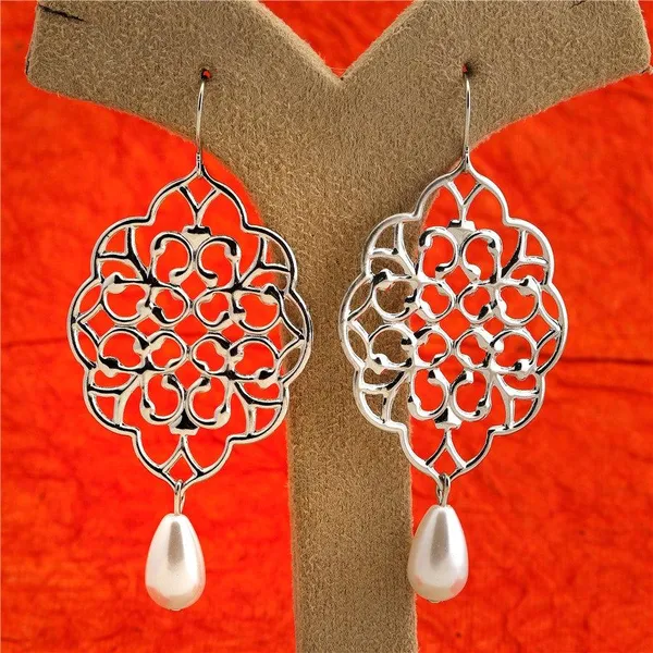 Silver_Plated_Hand_Crafted_Floral_Art_Pearl_Charm_Drop_Earring-PER103_For_Women_&_Girls