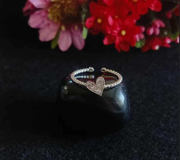Silver_Plated_Heart_Shaped_Cubic_Zicronia_Adjustable_Finger_For_Women_&_Girls