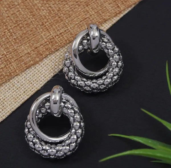 Silver_plated_Interlocking_Circle_Western_Drop_Earring-WER_3352_For_Women_&_Girls