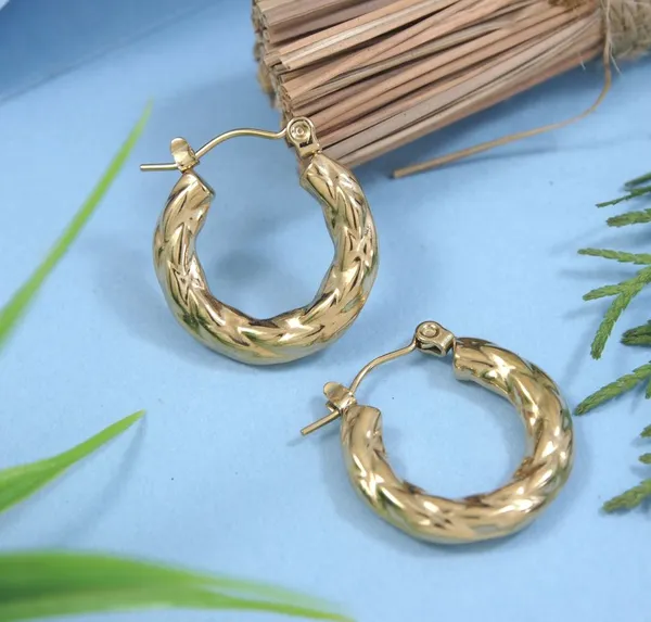 Stainless_Steel_Anti_Tarnish_Hoops_Earring_For_Women_&_Girls