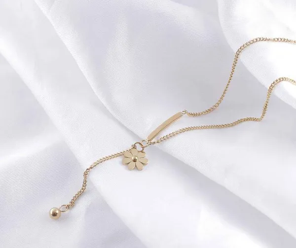 Stainless_Steel_Daisy_Flower_Pendent_Necklace_-_STNK_5045_For_Women_&_Girls