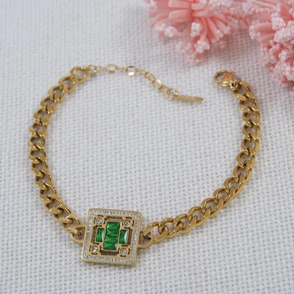 Stainless_Steel_Gold_Plated_Fashion_Trendy_Chunky_Cuban_Chai_For_Women_&_Girls
