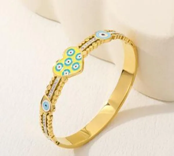 Stainless_Steel_Gold_Plated_Heart_Shape_Kada-_STKD_4918_For_Women_&_Girls