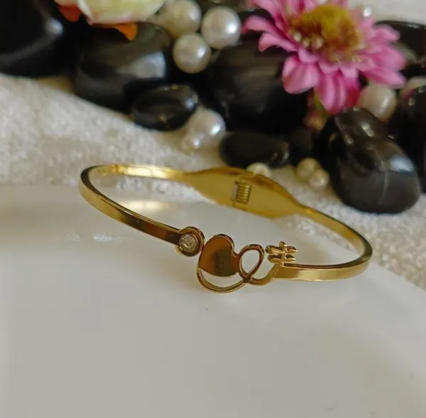 Stainless_Steel_Gold_Plated_Heart_Shaped_Kada-_STKD_4701_For_Women_&_Girls