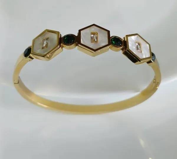 Stainless_Steel_Gold_Plated_Polygan_Shaped_Diamond_Inlaid_Ka_For_Women_&_Girls