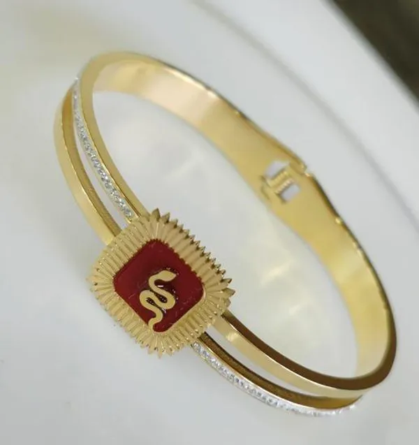 Stainless_Steel_Gold_Plated_Square_Shaped_Snake_Designed_Kad_For_Women_&_Girls