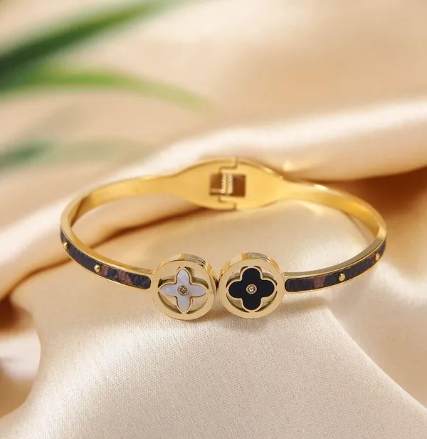Stainless_Steel_Gold/Rosegold_Plated_Clover_Design_Kada-_STK_For_Women_&_Girls