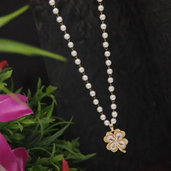 Stainless_Steel_Leaf_Clover_Pendent_Pearl_Chain_Necklace_-_S_For_Women_&_Girls
