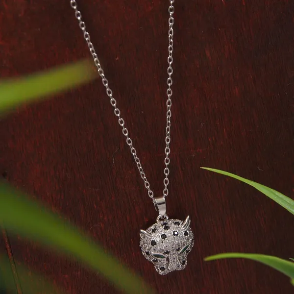 Stainless_Steel_Leopard_Head_Pendent_Chain_Necklace_-_STNK_4_For_Women_&_Girls
