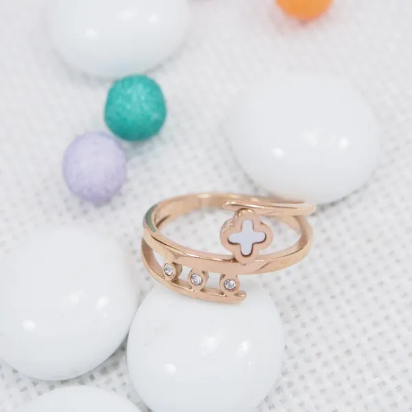 Stainless_Steel_Rosegold_Plated_Double_Cross_Clover_Finger_R_For_Women_&_Girls