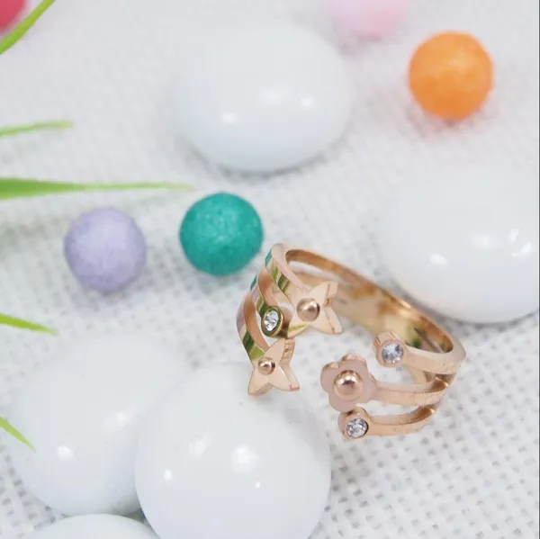 Stainless_Steel_Rosegold_Plated_Flower_and_Star_Design_Finge_For_Women_&_Girls