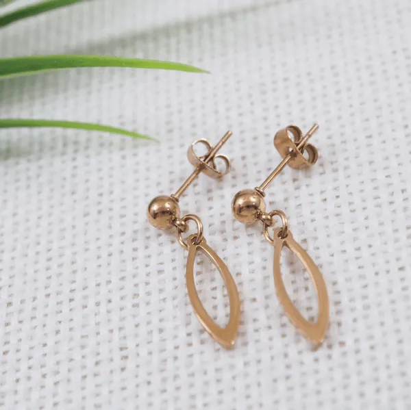 Stainless_Steel_Rosegold_Plated_Leaf_Shaped_Fancy_Earring-_STNER_3898_For_Women_&_Girls