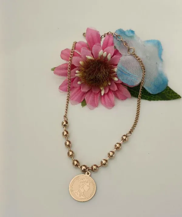 Stainless_Steel_Rosegold_Plated_Queen_Elizabeth_Portrait_Coi_For_Women_&_Girls