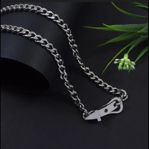 Stainless_Steel_Silver_Plated_Unique_Belt_Buckle_Pendant_Cha_For_Women_&_Girls