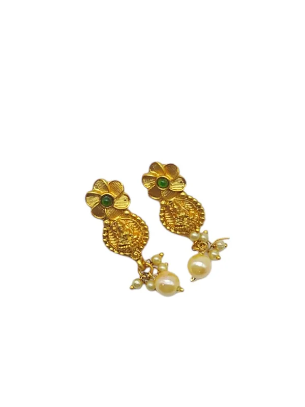 Traditional_Gold-Plated_Necklace_Set_with_Coin_Motifs_For_Women_&_Girls