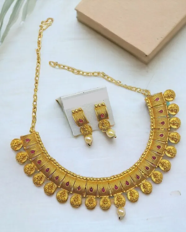 Traditional_Gold-Plated_Temple_Necklace_Set_For_Women_&_Girls