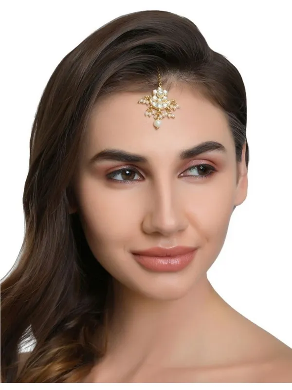 Gold-Plated_White_Jadau_Kundan-Studded_Bindiya_Style_Maang_T_For_Women_&_Girls