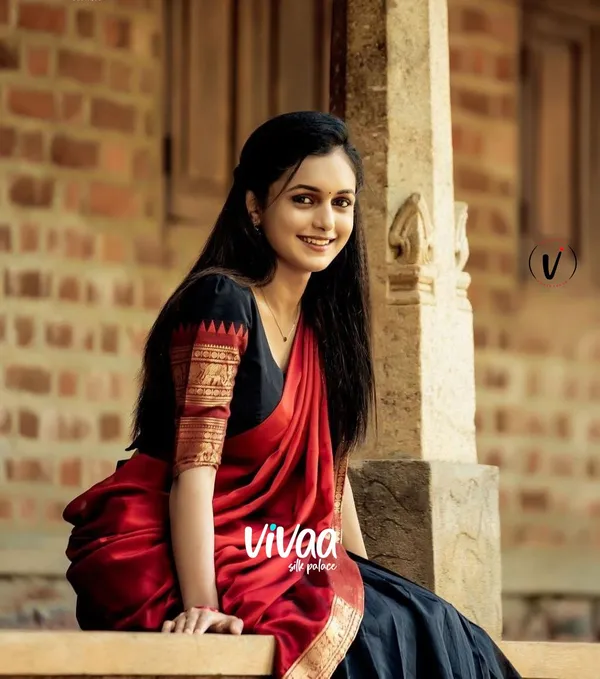 Black_Kanjivaram_Soft_Silk_Wedding_&_Party_Wear_Half_Saree_&_Unstiched_Blouse_For_Women