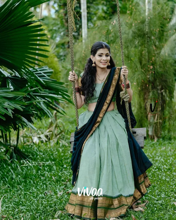 C-Green_Kanjivaram_Soft_Silk_Wedding_&_Party_Wear_Half_Saree_&_Unstiched_Blouse_For_Women
