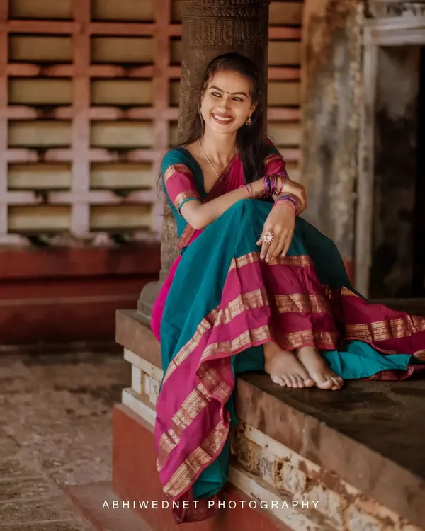 Morpich_Kanjivaram_Soft_Silk_Wedding_&_Party_Wear_Saree_&_Unstiched_Blouse_For_Women