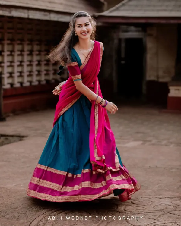 Morpich_Kanjivaram_Soft_Silk_Wedding_&_Party_Wear_Saree_&_Unstiched_Blouse_For_Women