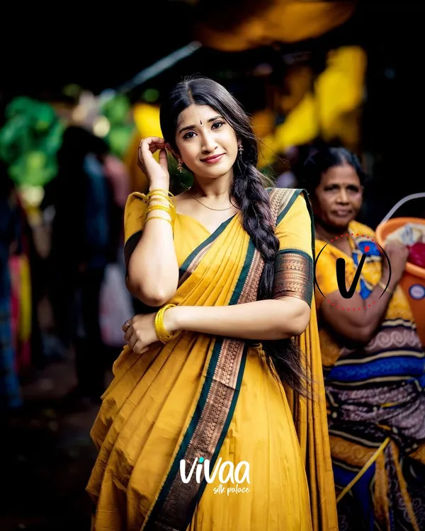 Yellow_Kanjivaram_Soft_Silk_Wedding_&_Party_Wear_Saree_&_Unstiched_Blouse_For_Women