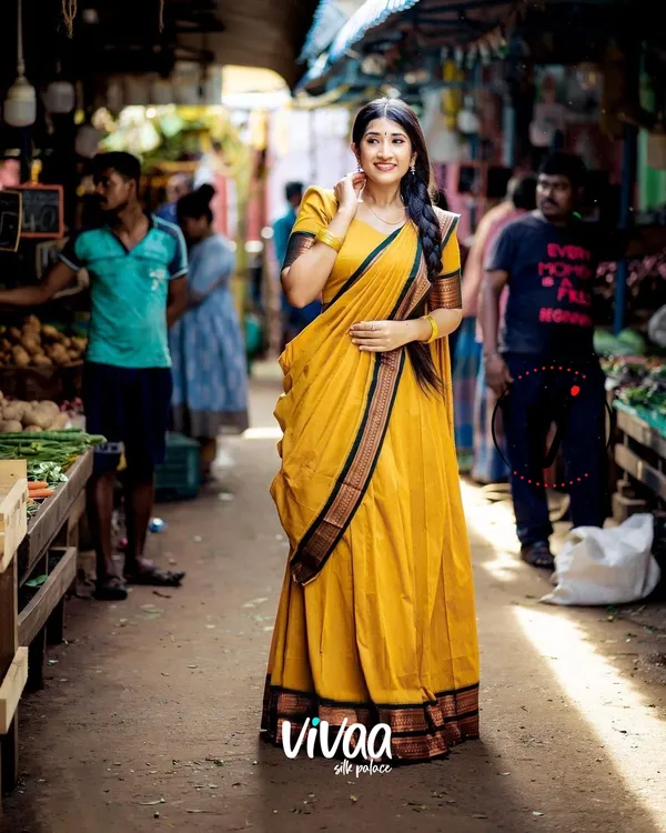 Yellow_Kanjivaram_Soft_Silk_Wedding_&_Party_Wear_Saree_&_Unstiched_Blouse_For_Women