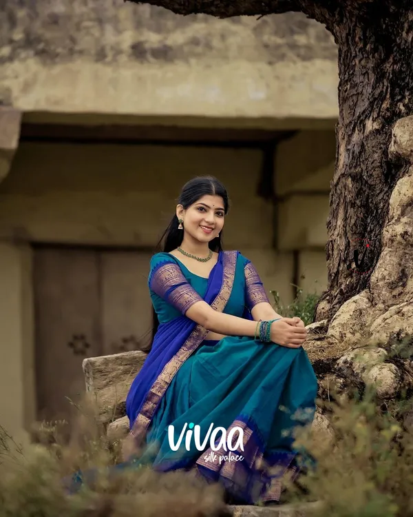 Blue_Kanjivaram_Soft_Silk_Wedding_&_Party_Wear_Saree_&_Unstiched_Blouse_For_Women