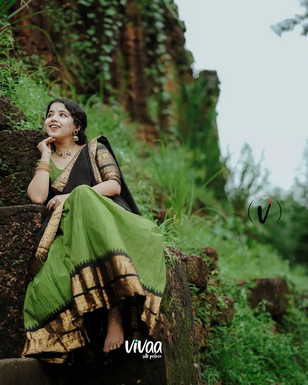 Mehndi-Black_Banarasi_Silk_Wedding_&_Party_Wear_Half_Saree_&_Unstiched_Blouse_For_Women