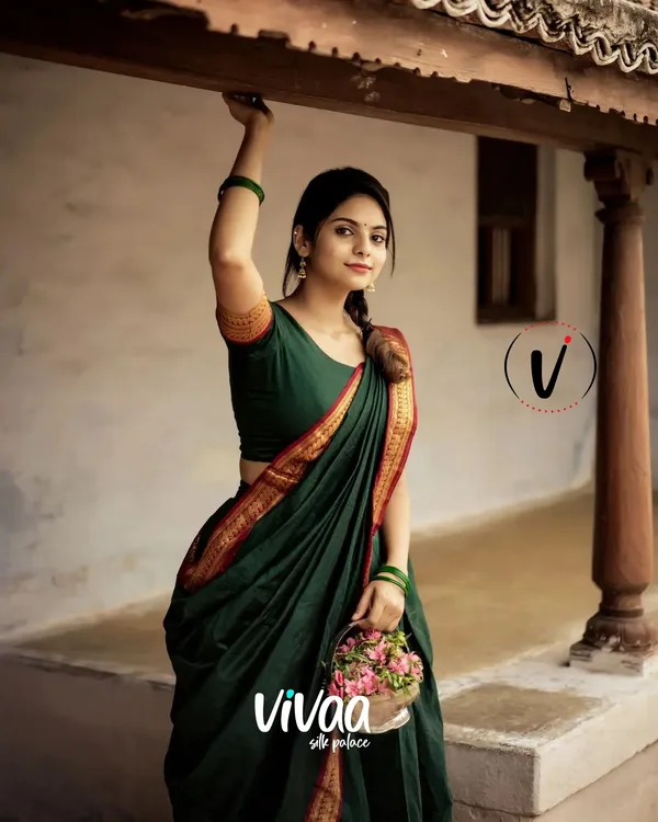 Green_Kanjivaram_Soft_Silk_Wedding_&_Party_Wear_Saree_&_Unstiched_Blouse_For_Women