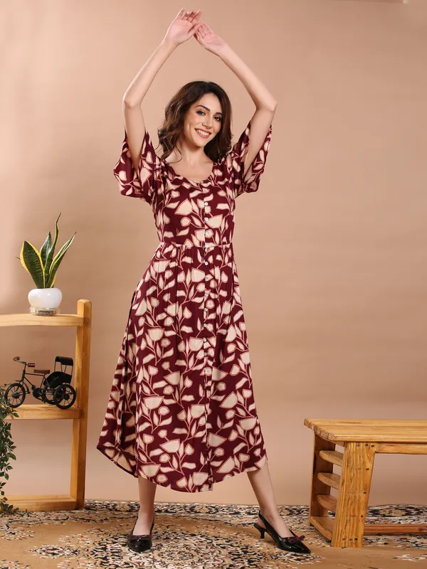 Maroon_Floral_Print_Midi_Dress_For_Women