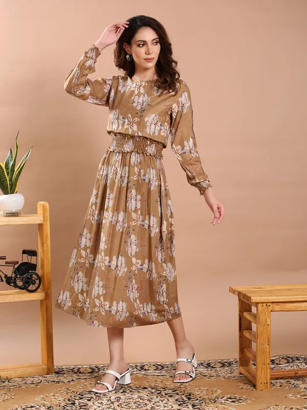 Trendy_Straight_Fit_Midi_Dress_For_Women