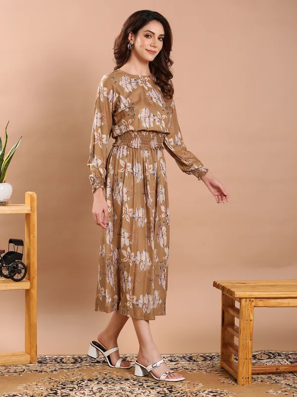Trendy_Straight_Fit_Midi_Dress_For_Women