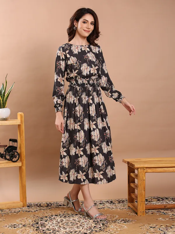 Trendy_Dark_Grey_Straight_Fit_Midi_Dress_For_Women