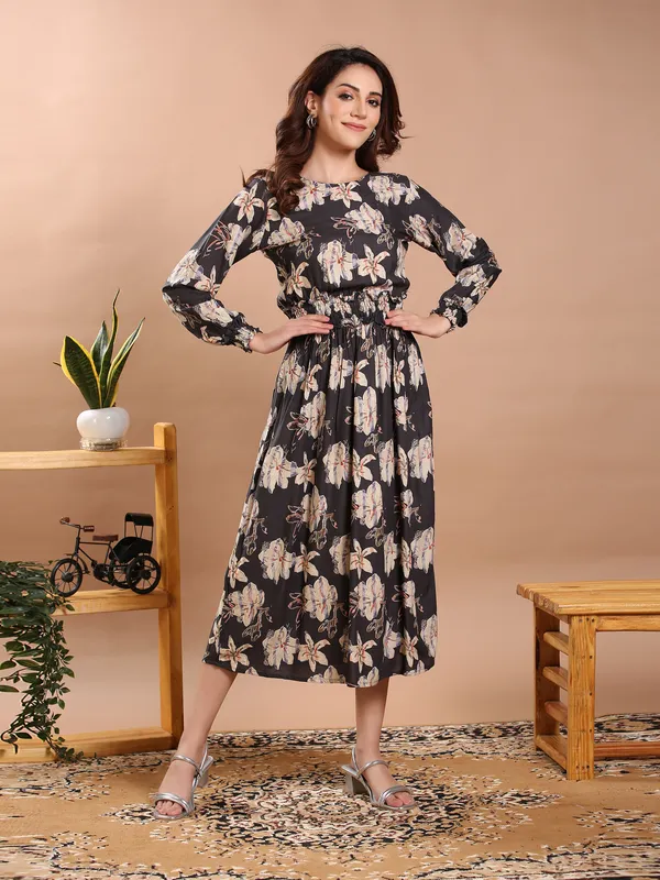 Trendy_Dark_Grey_Straight_Fit_Midi_Dress_For_Women
