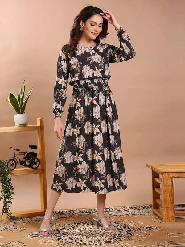 Trendy_Dark_Grey_Straight_Fit_Midi_Dress_For_Women