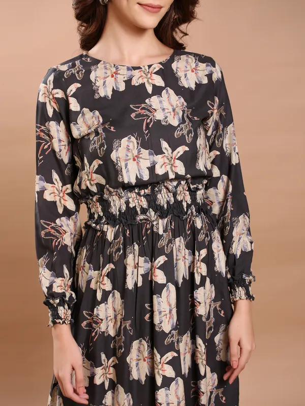 Trendy_Dark_Grey_Straight_Fit_Midi_Dress_For_Women