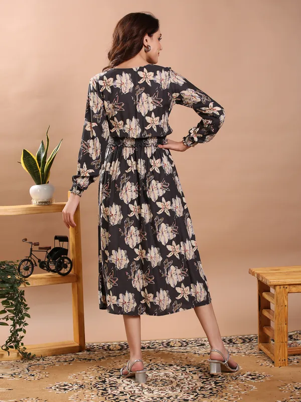Trendy_Dark_Grey_Straight_Fit_Midi_Dress_For_Women